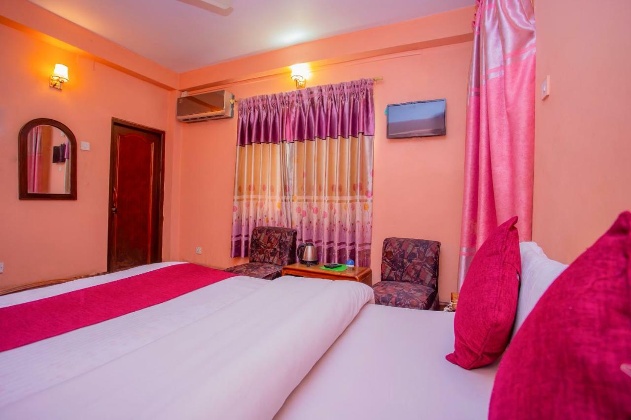 Spot On 445 New Hotel Natureland Pokhara Exterior photo