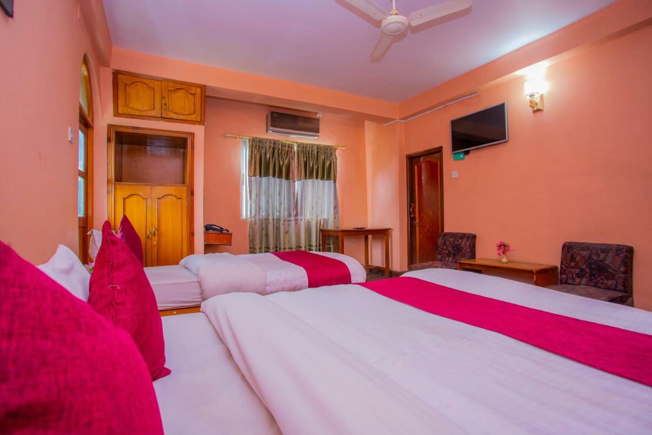 Spot On 445 New Hotel Natureland Pokhara Exterior photo